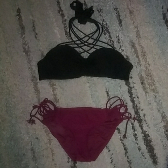 2 piece swimsuit - Picture 1 of 3